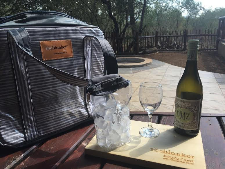 Black and White Checked Compartmentalised Picnic Bag